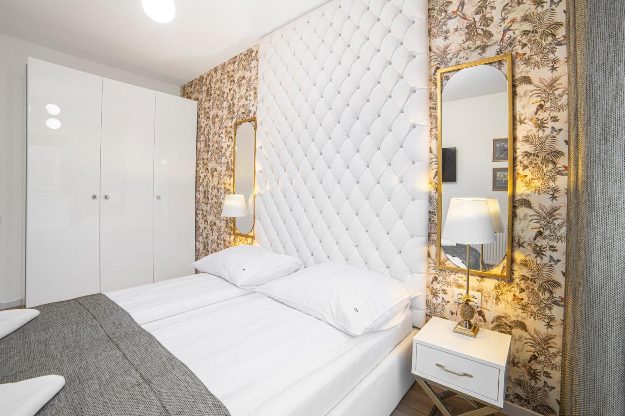 Apartament Amber Centrum Z Basenem Apartman Gdańsk Kültér fotó
